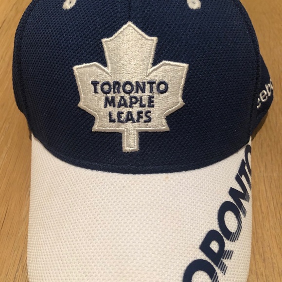 Toronto maple leafs hat - Picture 3 of 8